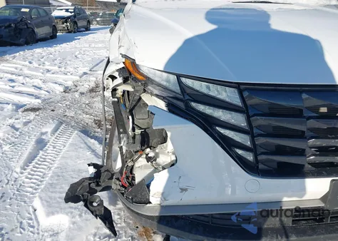 2022 Hyundai Tucson Sel z USA, uszkodzony, nr VIN KM8JBCAE4NU025960